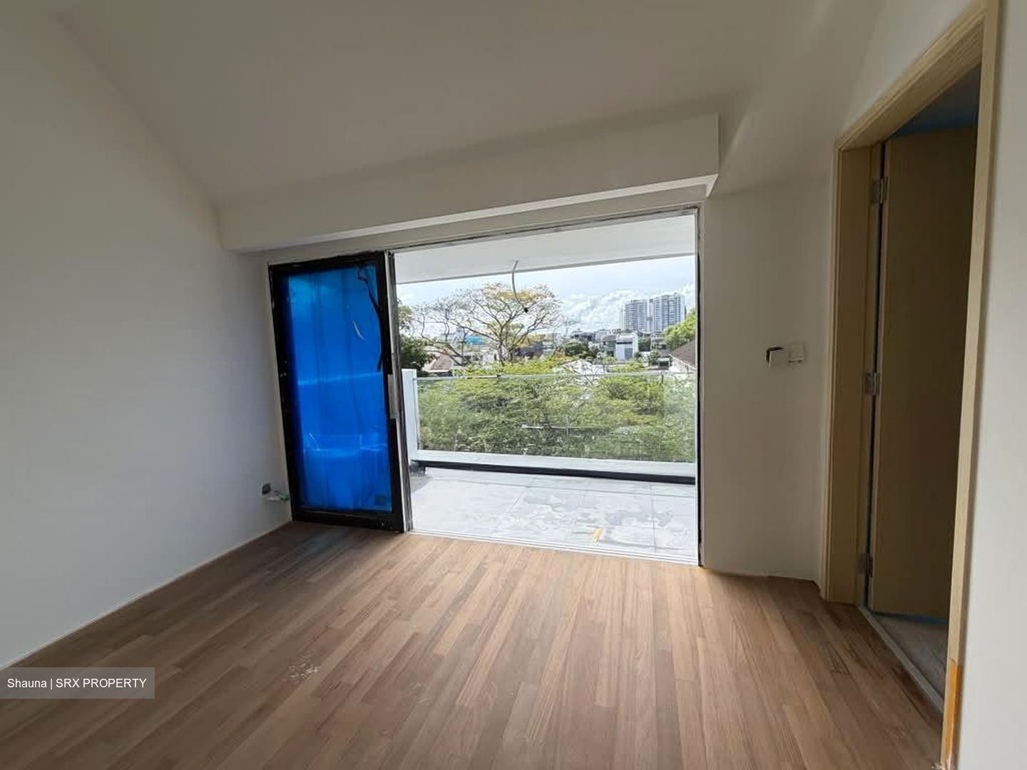 Sembawang Hills Estate (D20), Terrace #581227641